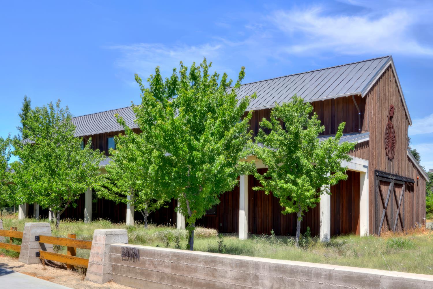 1661 Spring Street, Unit 343 Davis, CA 95616 - Photo 45 of 52 a backyard of a house with lots of green space