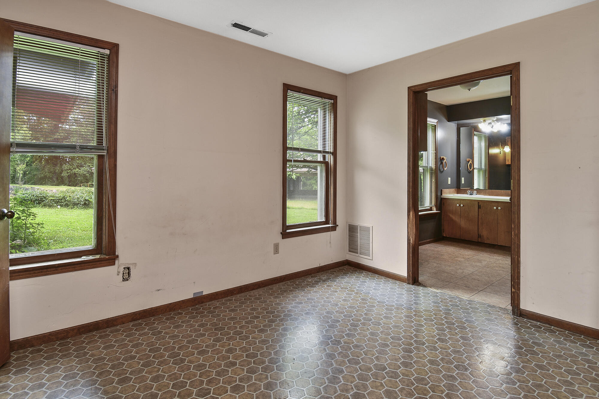 4541 North Lanier Lane Springfield, MO 65803 - Photo 73 of 90 80