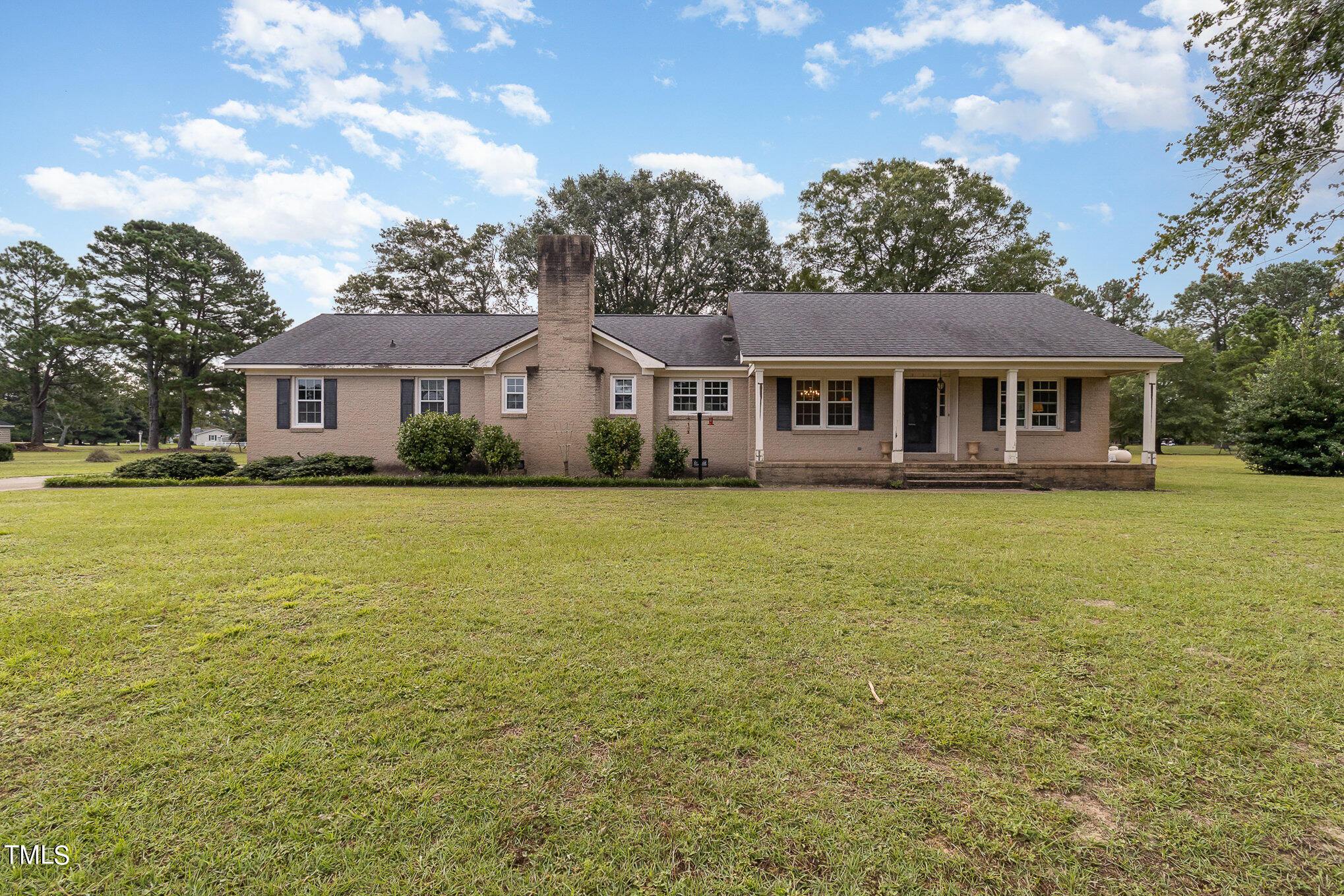 125 Ham Road Hope Mills, NC 28348 - Photo 2 of 30 002_img_0044-edit