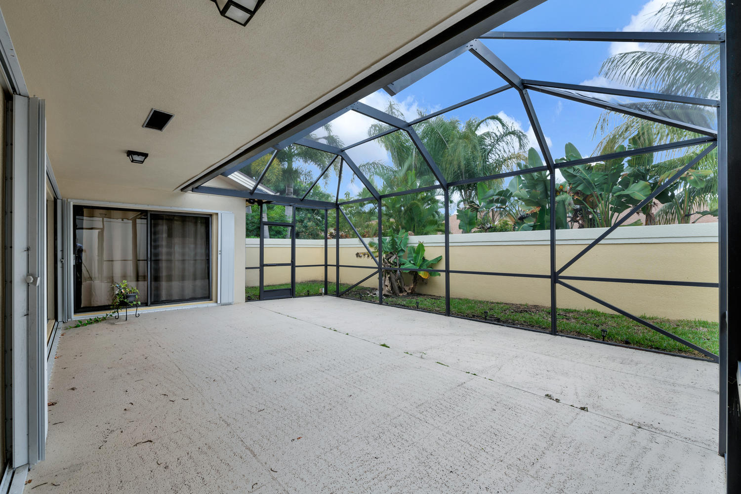 196 Cape Pointe Circle Jupiter, FL 33477 - Photo 20 of 32 196 Cape Pointe Cir Jupiter FL-large-018