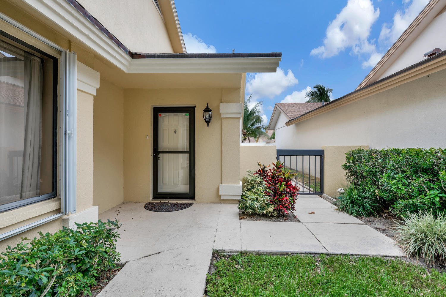 196 Cape Pointe Circle Jupiter, FL 33477 - Photo 2 of 32 196 Cape Pointe Cir Jupiter FL-large-016