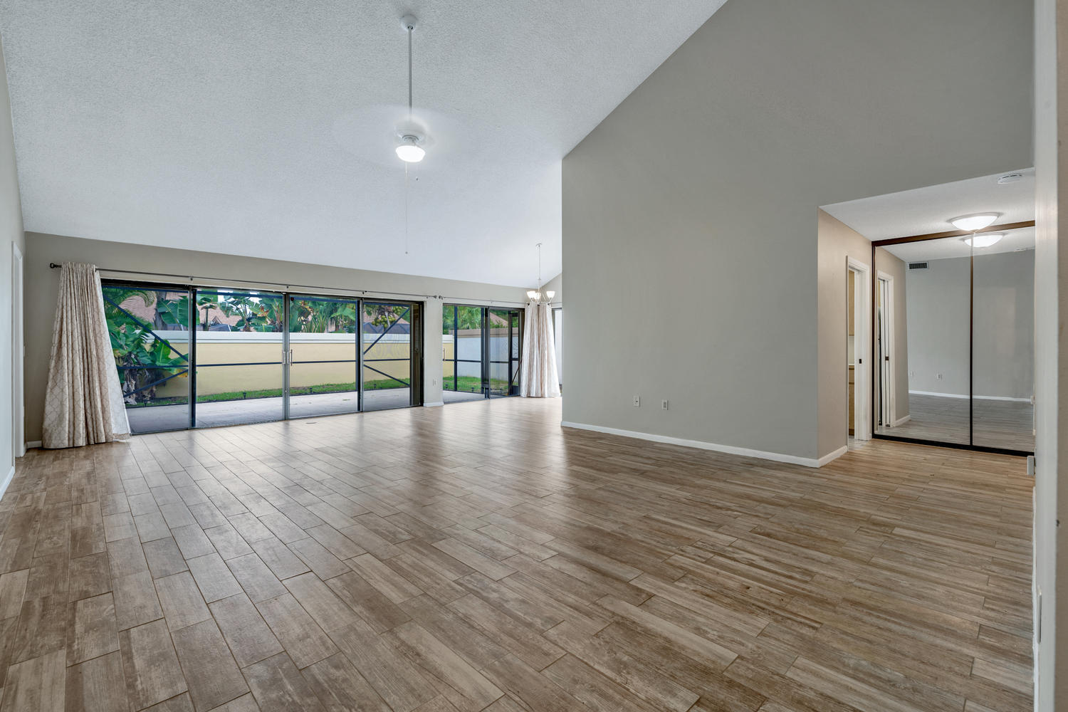 196 Cape Pointe Circle Jupiter, FL 33477 - Photo 4 of 32 196 Cape Pointe Cir Jupiter FL-large-019