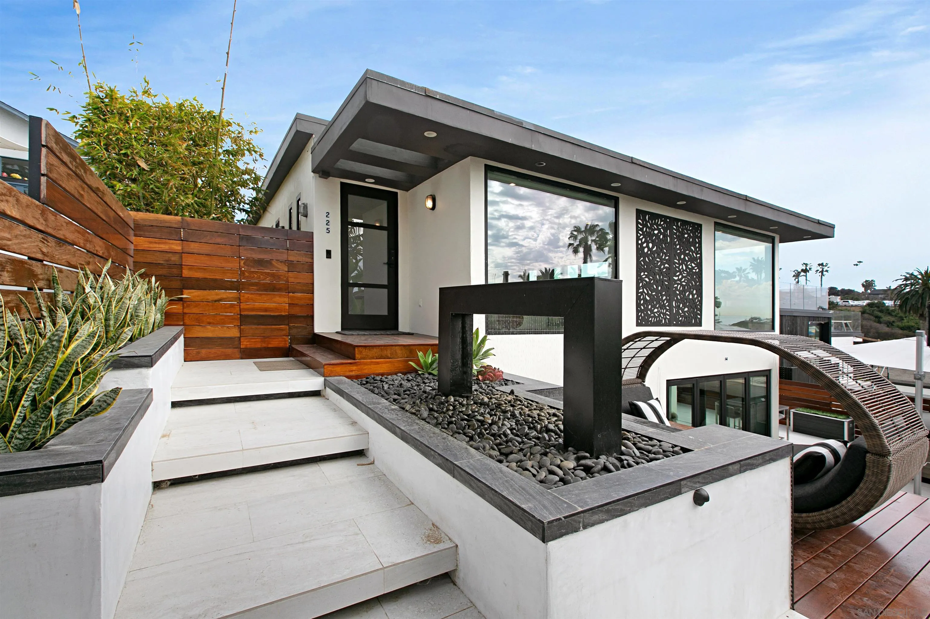 225 4th Street Encinitas, CA 92024 - Photo 12 of 37