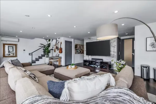 $30,000 | 225 4th Street, Encinitas, CA 92024