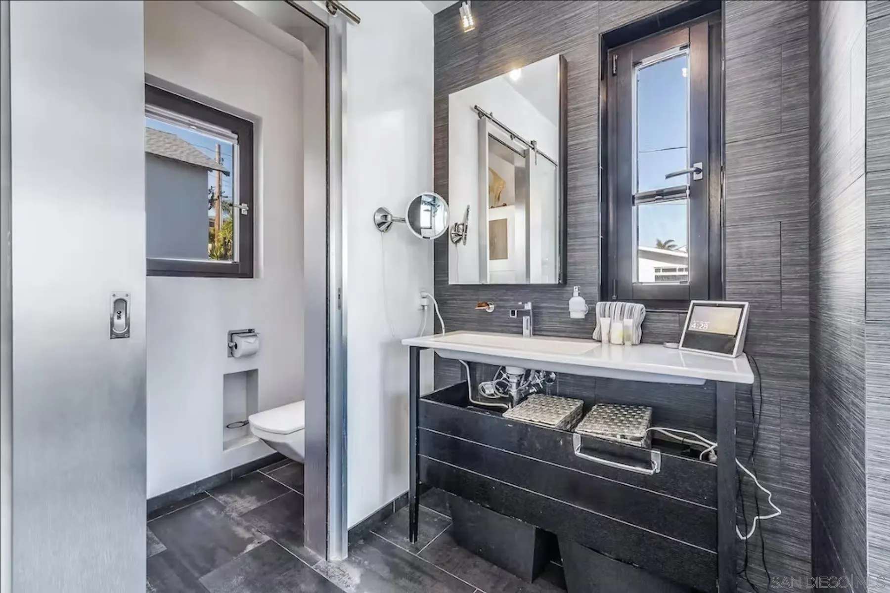 225 4th Street Encinitas, CA 92024 - Photo 19 of 37