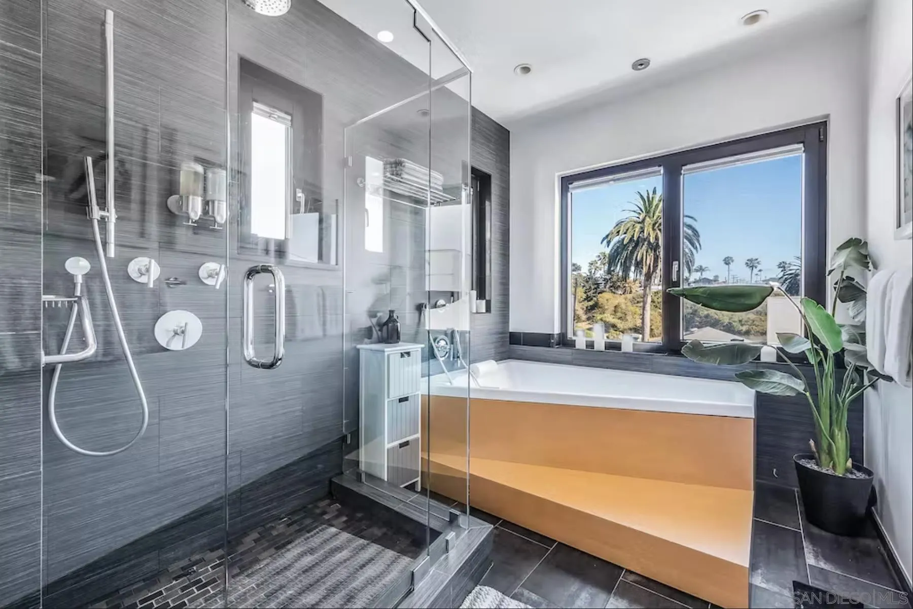 225 4th Street Encinitas, CA 92024 - Photo 20 of 37