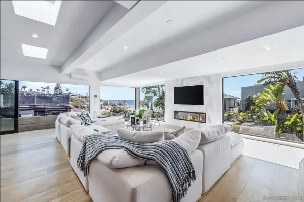 $30,000 | 225 4th Street, Encinitas, CA 92024
