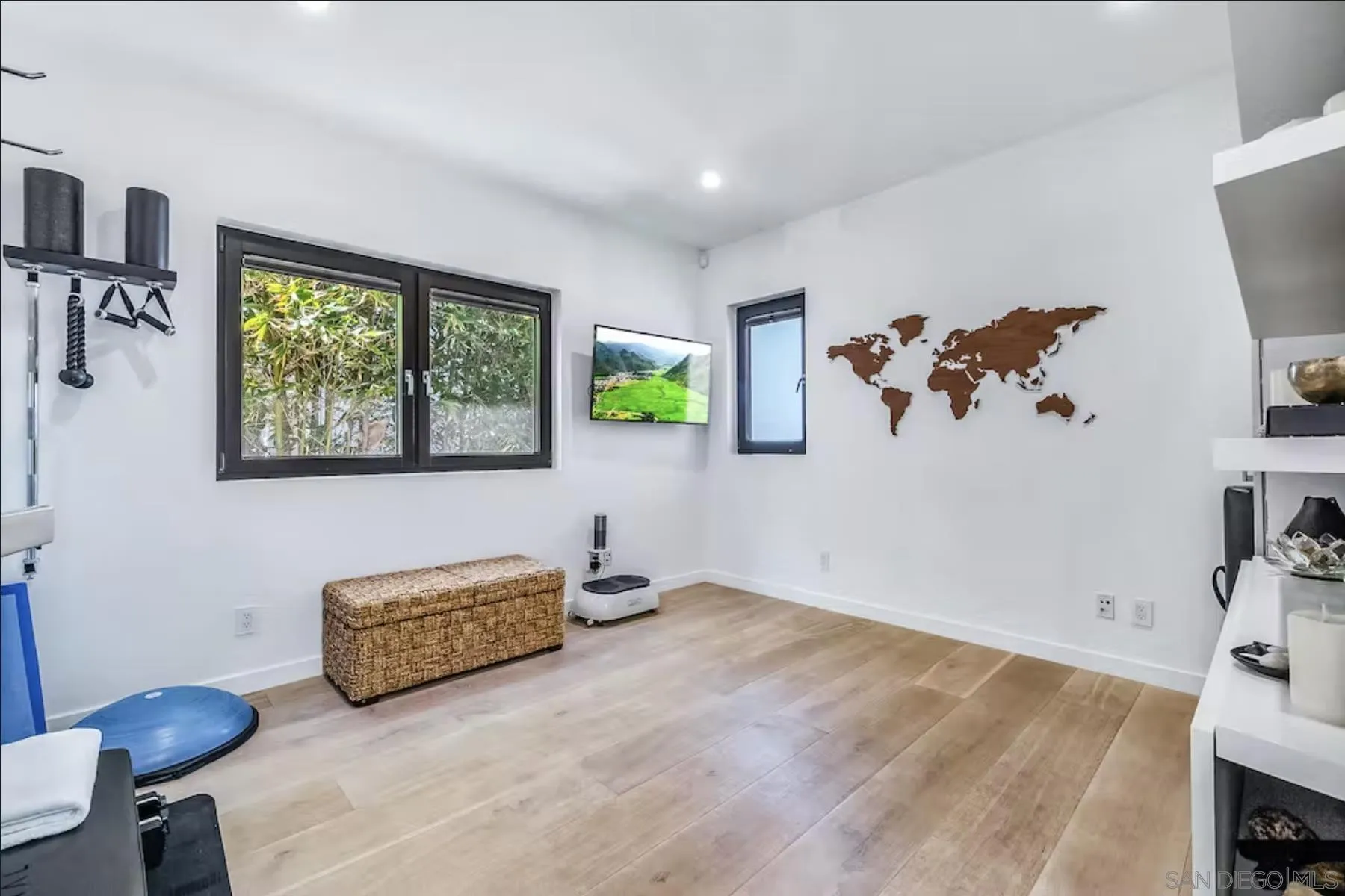 225 4th Street Encinitas, CA 92024 - Photo 22 of 37