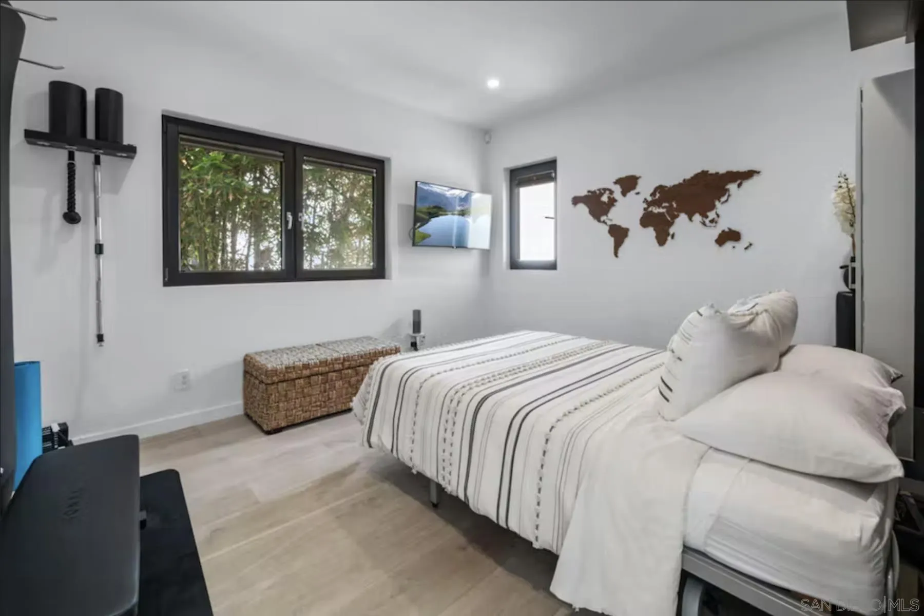 225 4th Street Encinitas, CA 92024 - Photo 24 of 37