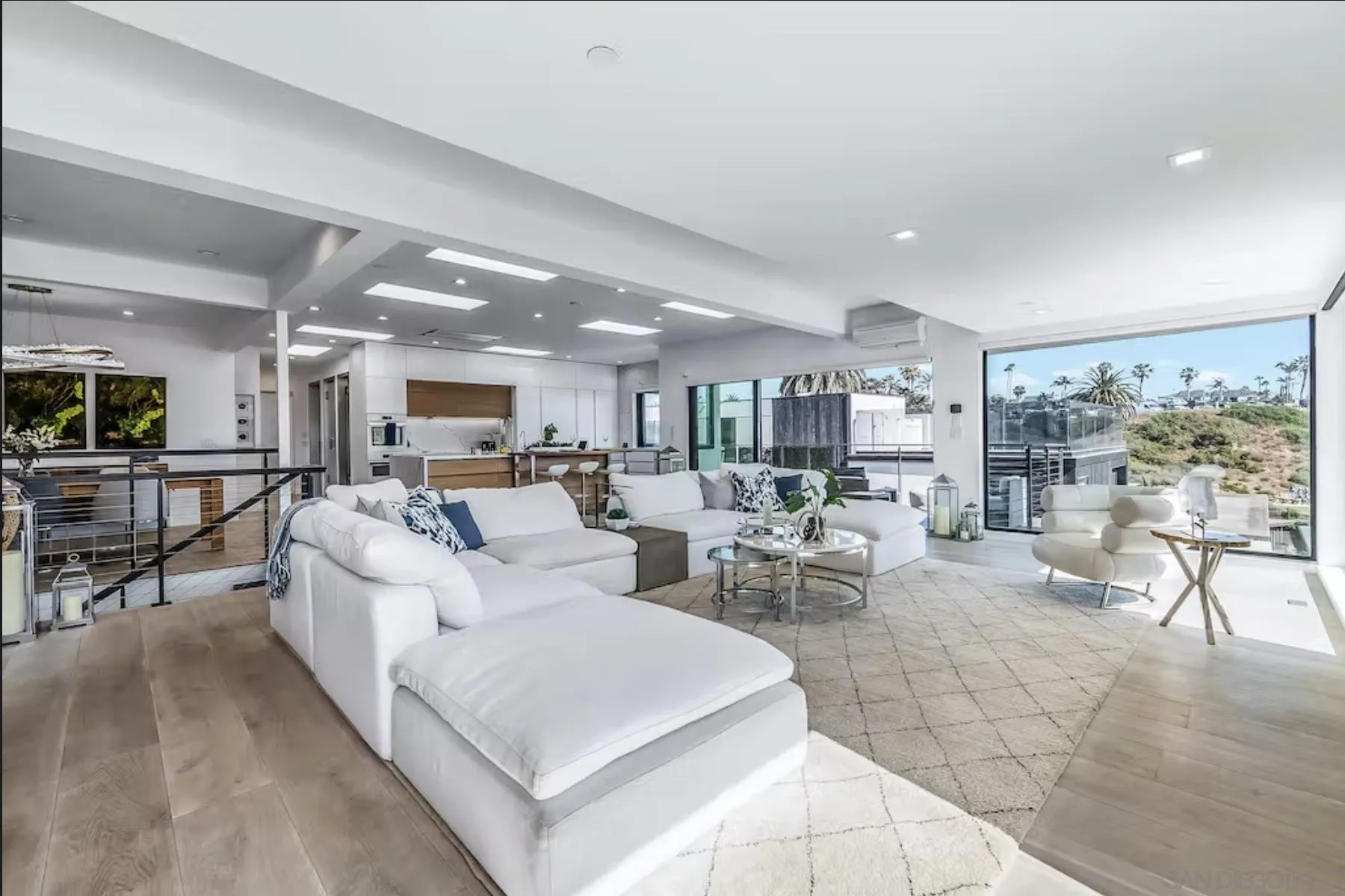 225 4th Street Encinitas, CA 92024 - Photo 4 of 37