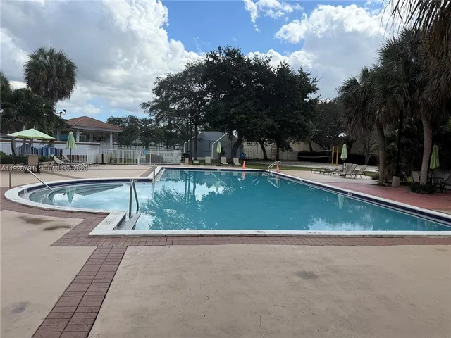 $480,000 | 9525 Southwest 148th Ave Circle North, Miami, FL 33196