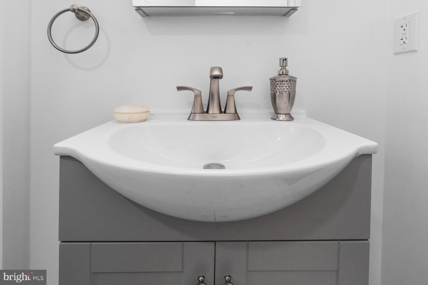 510 Davis Road Barrington, NJ 08007 - Photo 21 of 29 a bathroom with a sink