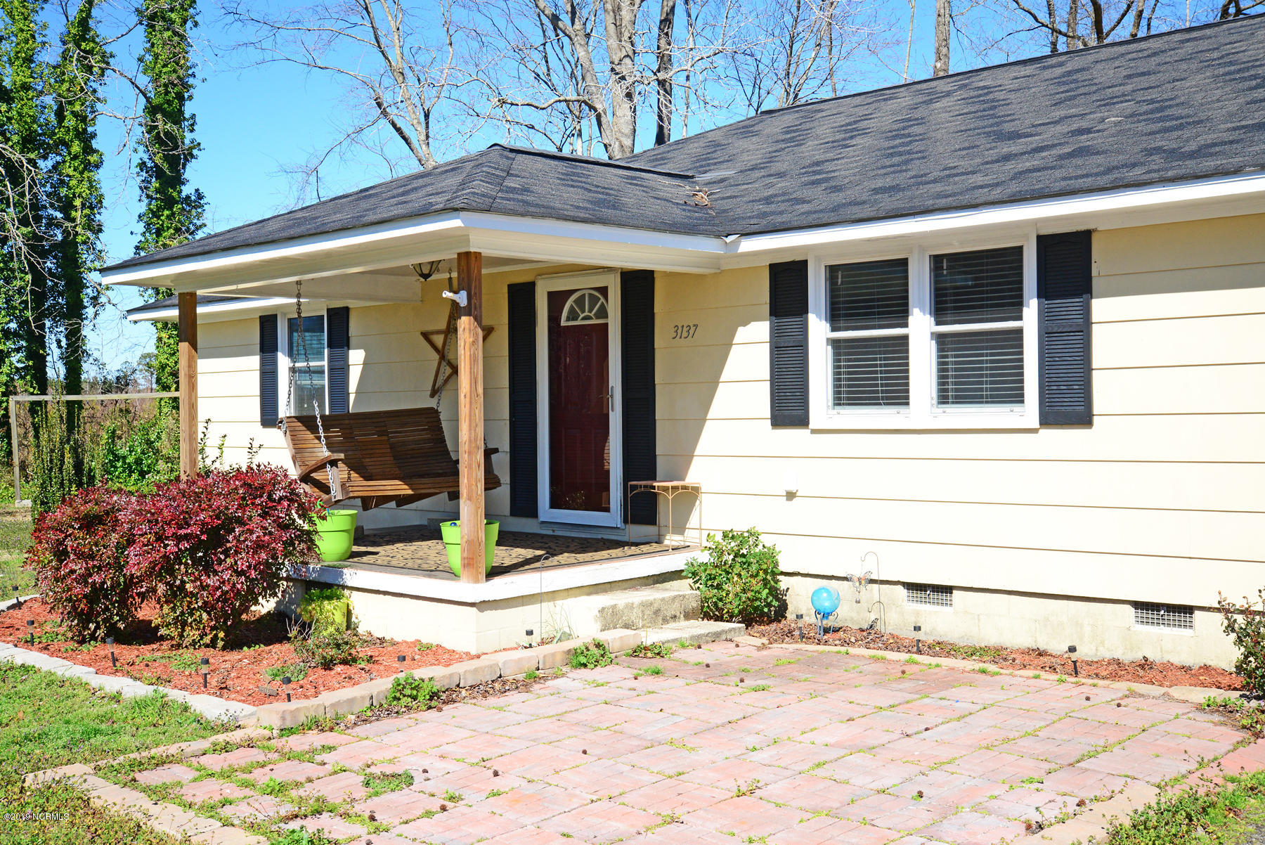 3137 Braddy Road Washington, NC 27889 - Photo 2 of 20 002_FrontPorch