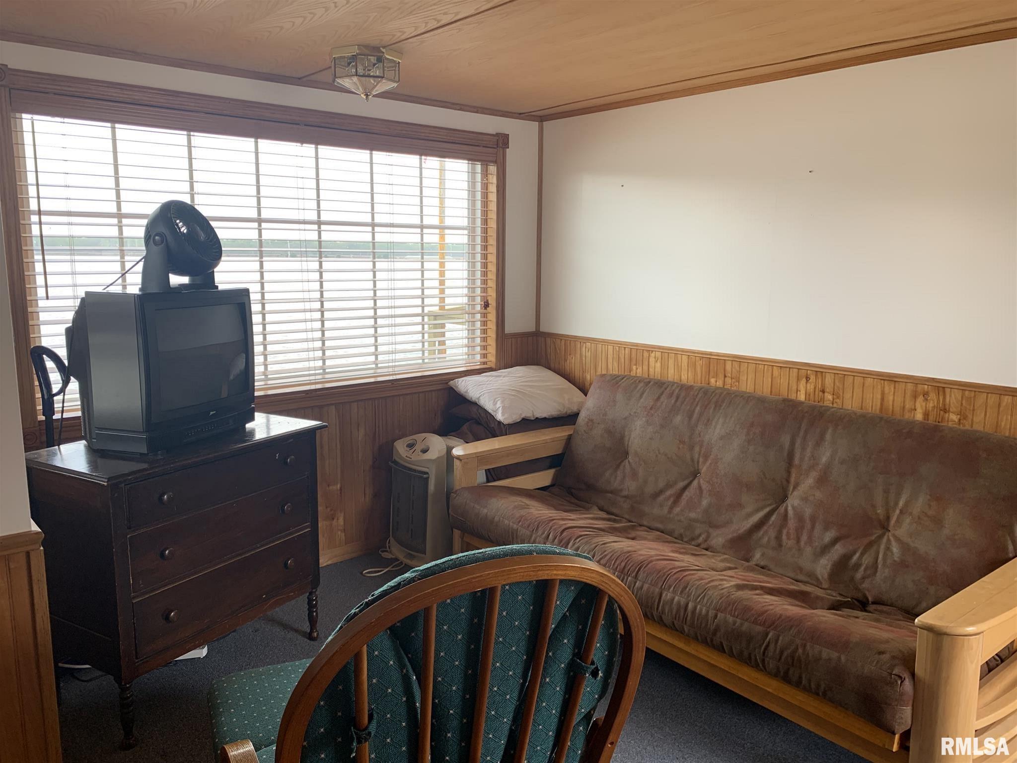107 Broad Street Sabula, IA 52070 - Photo 4 of 12 Gallery Image 4