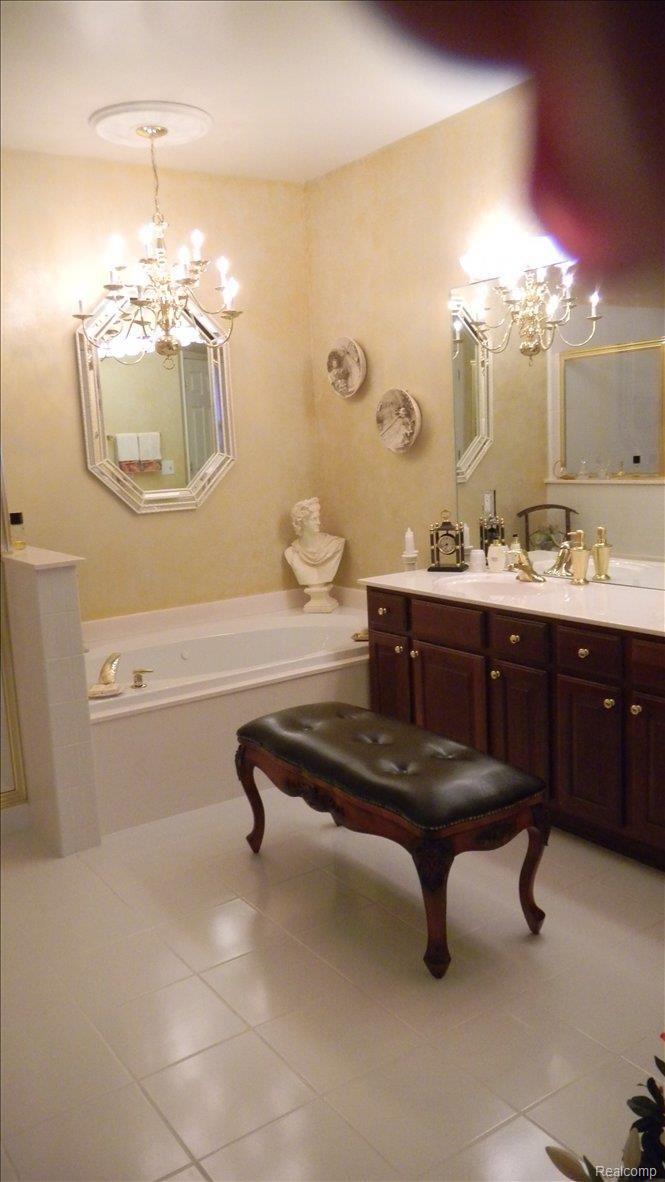 5043 Belmonte Drive, Unit 65 Rochester, MI 48306 - Photo 12 of 25 Master Bath Room
