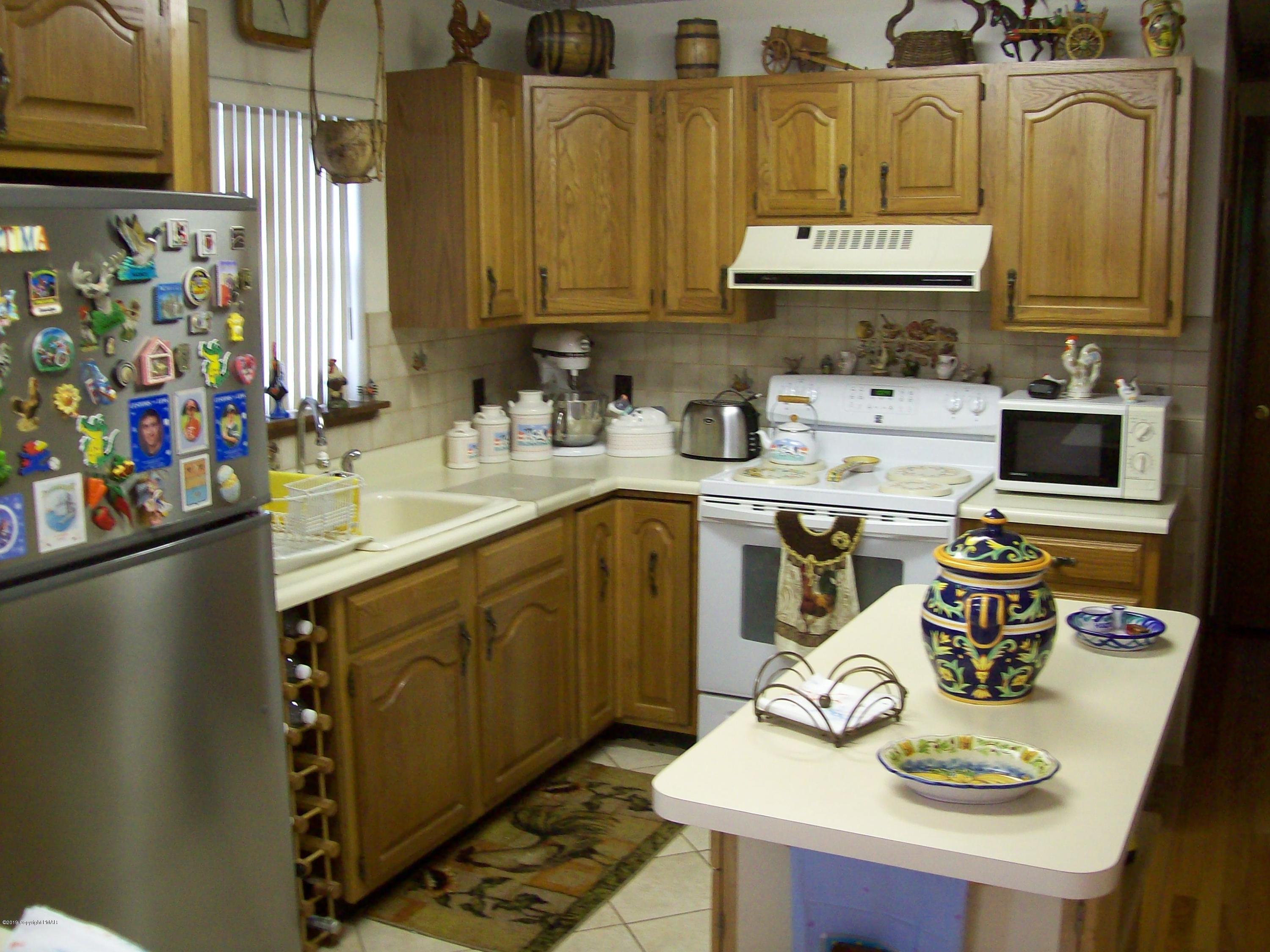 2153 Spring Drive Bushkill, PA 18324 - Photo 24 of 33 kitchen