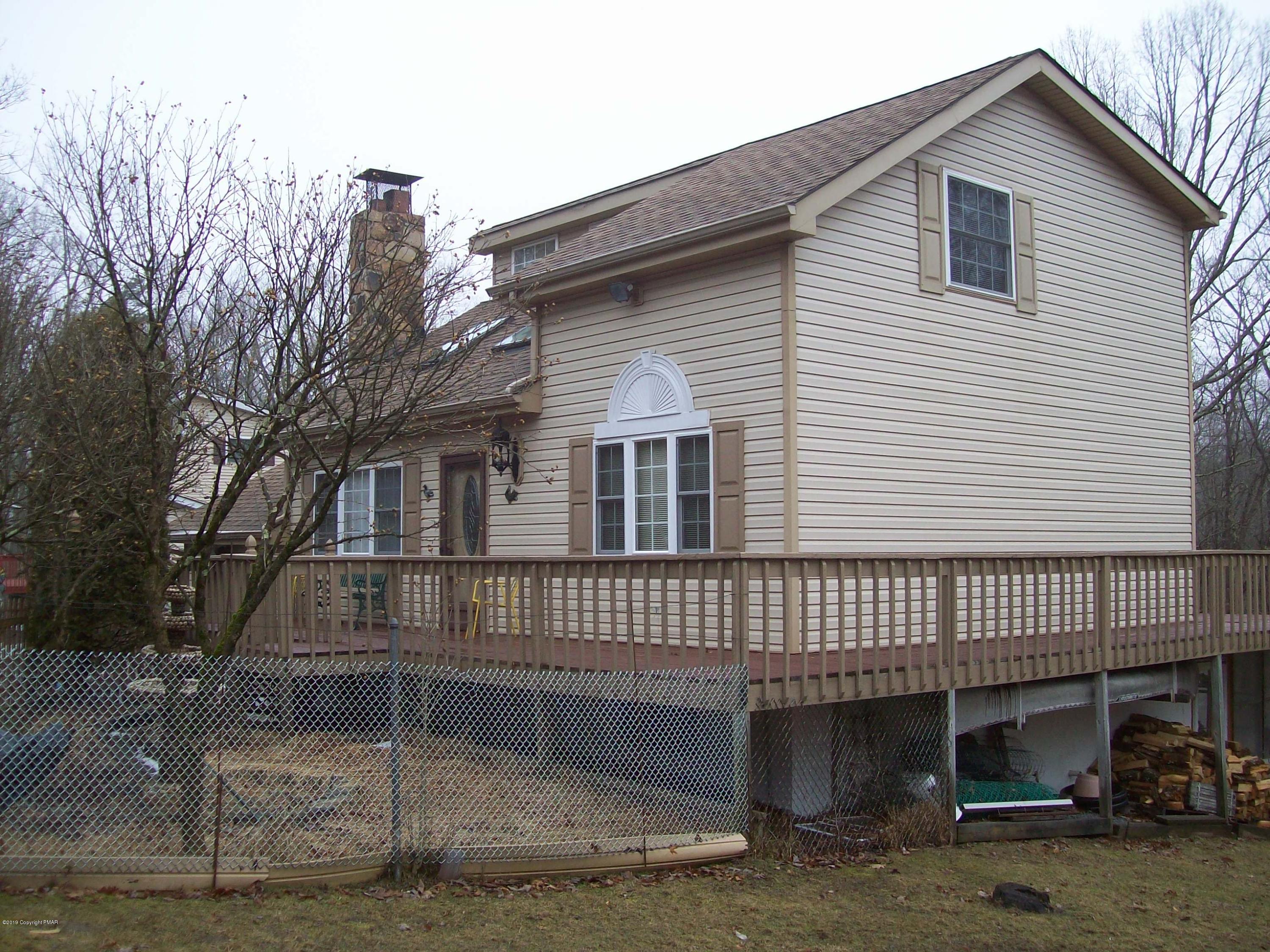 2153 Spring Drive Bushkill, PA 18324 - Photo 3 of 33 Side