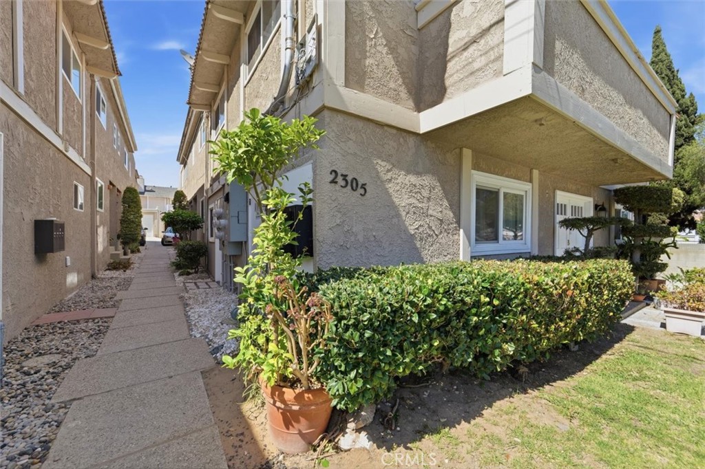 2305 Rockefeller Lane, Unit B Redondo Beach, CA 90278 - Photo 6 of 44 Gallery Image 6