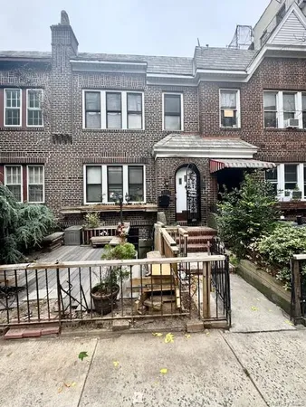 $1,600,000 | 45-47 43rd Street | Sunnyside