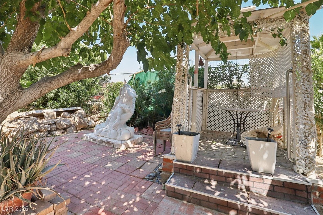 4027 Maple Hill Road Las Vegas, NV 89115 - Photo 41 of 46 View of patio