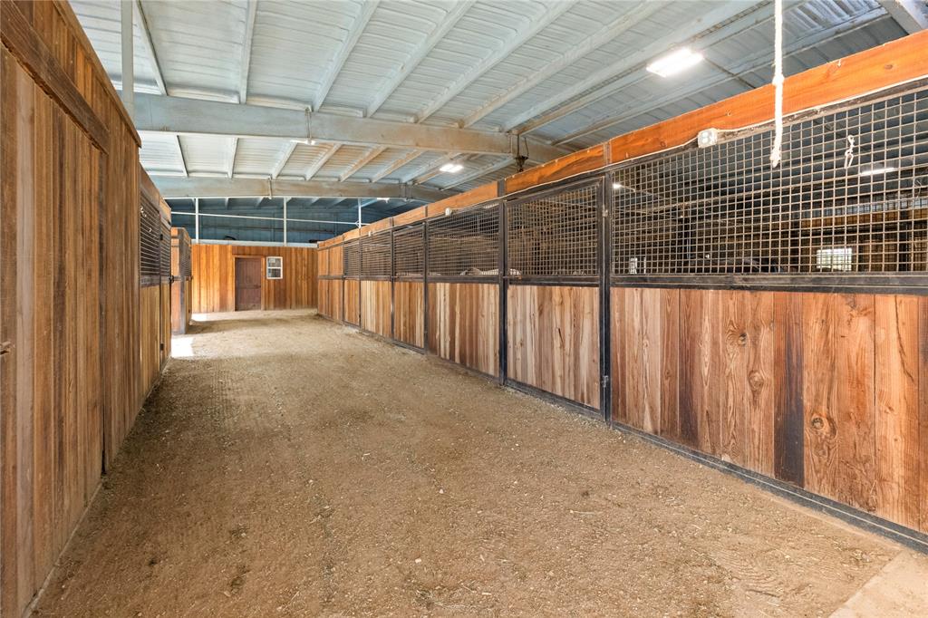 8016 Highway 82 Gainesville, TX 76240 - Photo 14 of 24 a view of a shaded area