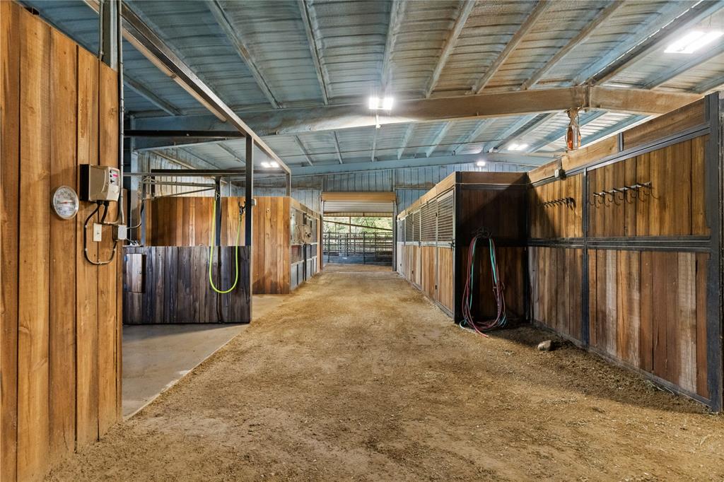 8016 Highway 82 Gainesville, TX 76240 - Photo 16 of 24 a view of a garage