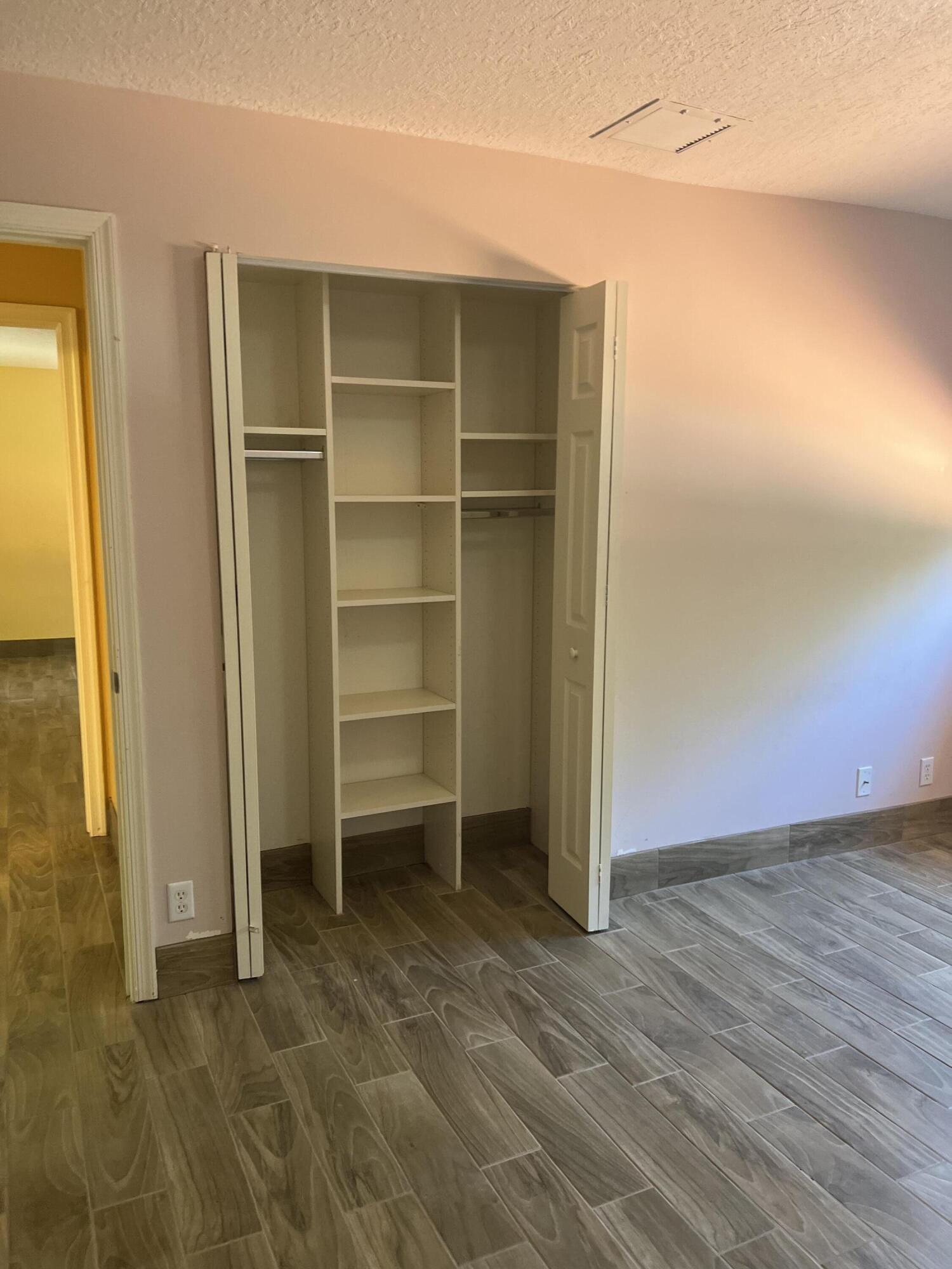 114 Owl Pointe Circle Jupiter, FL 33458 - Photo 5 of 16 58582CAA-3628-4BBC-AD0A-E6C59A93270E