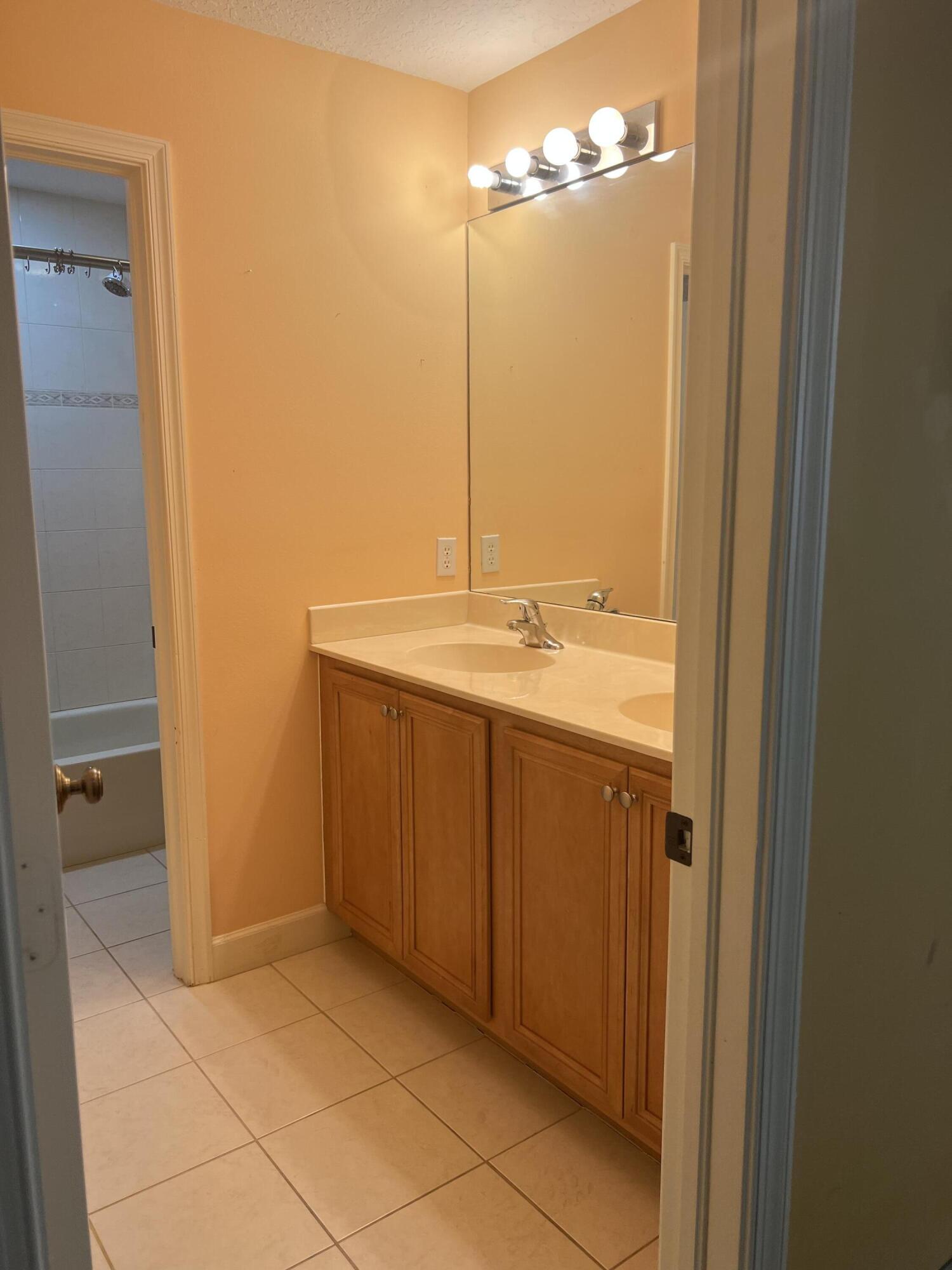 114 Owl Pointe Circle Jupiter, FL 33458 - Photo 6 of 16 457684D4-EE96-4BC8-B65E-38B9643B0CDE