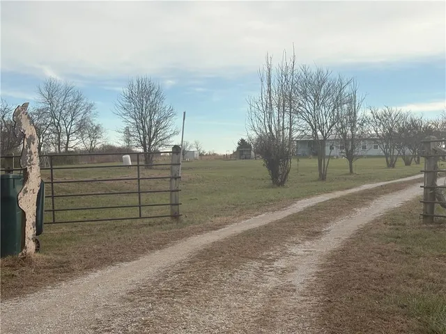 $200,000 | 1667 Northeast County Road 13004, Adrian, MO 64720