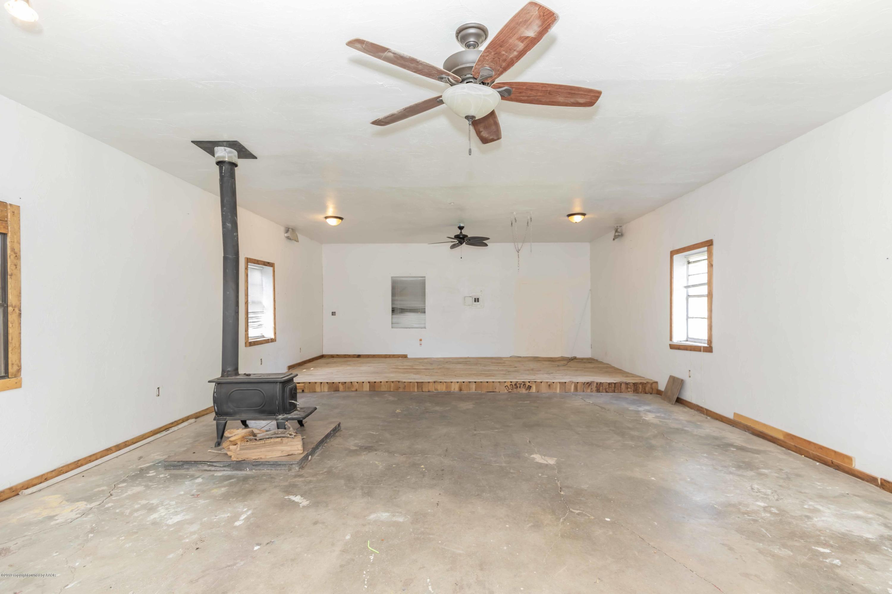 5615 Massie Road Amarillo, TX 79108 - Photo 23 of 29 BARN VIEW 1