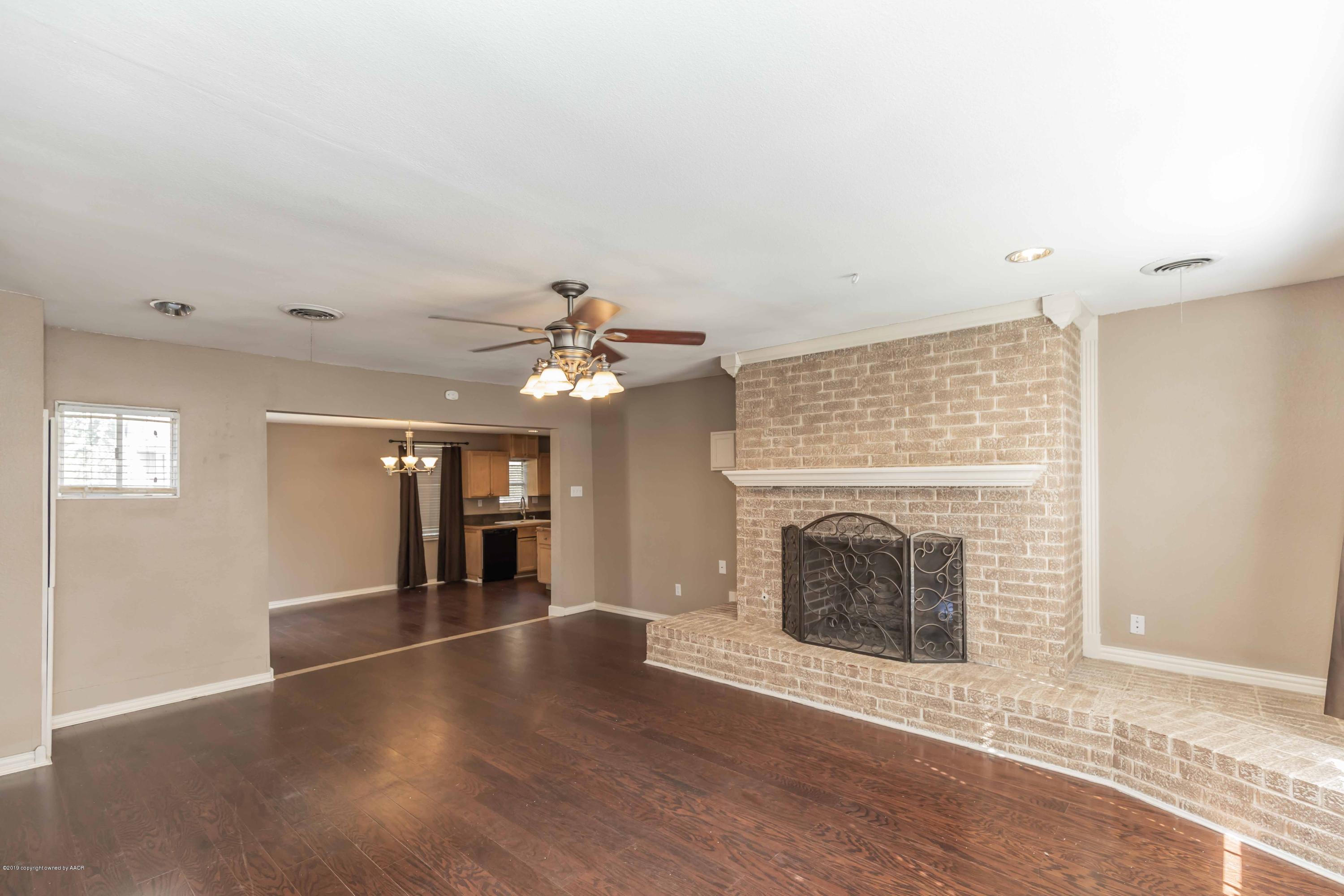 5615 Massie Road Amarillo, TX 79108 - Photo 5 of 29 LIVING ROOM VIEW 2