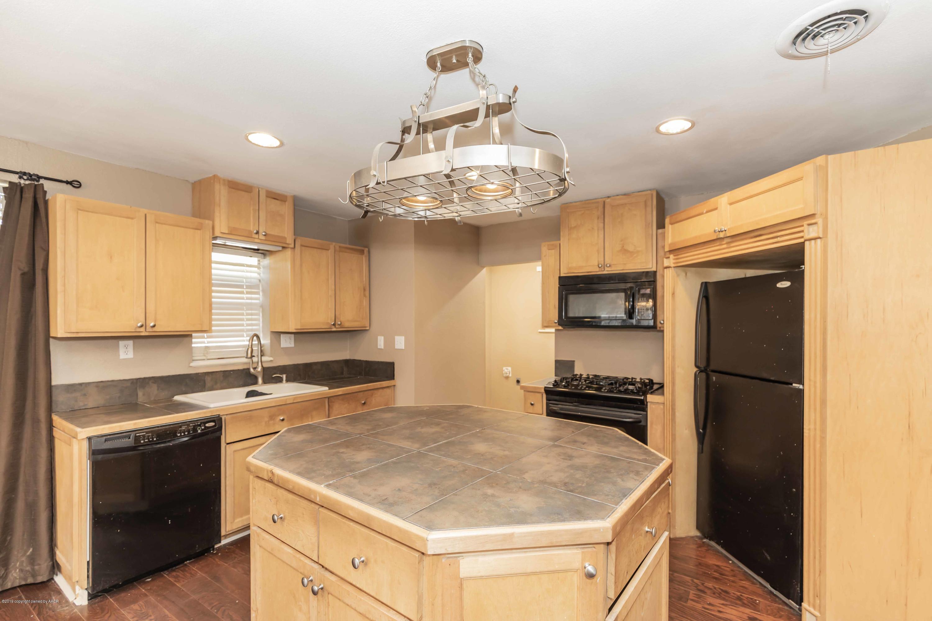 5615 Massie Road Amarillo, TX 79108 - Photo 7 of 29 KITCHEN VIEW 1