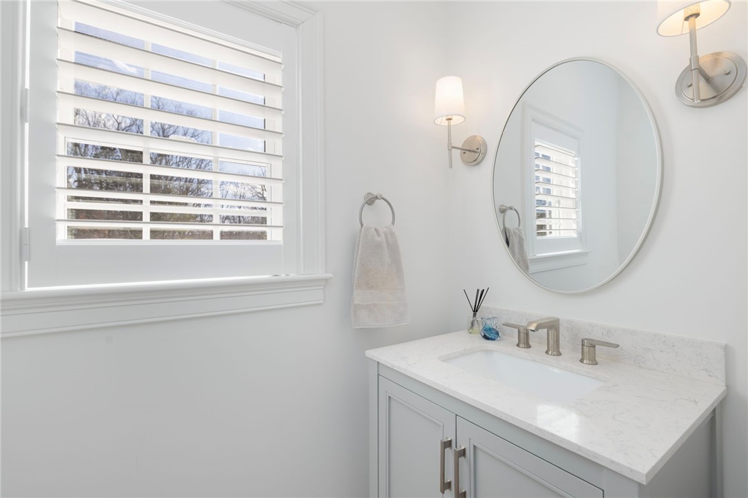 25 Franklin Road, Unit 12 East Greenwich, RI 02818 - Photo 13 of 33 First floor half bath