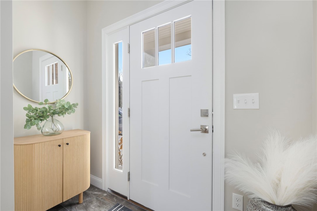 25 Franklin Road, Unit 12 East Greenwich, RI 02818 - Photo 2 of 33