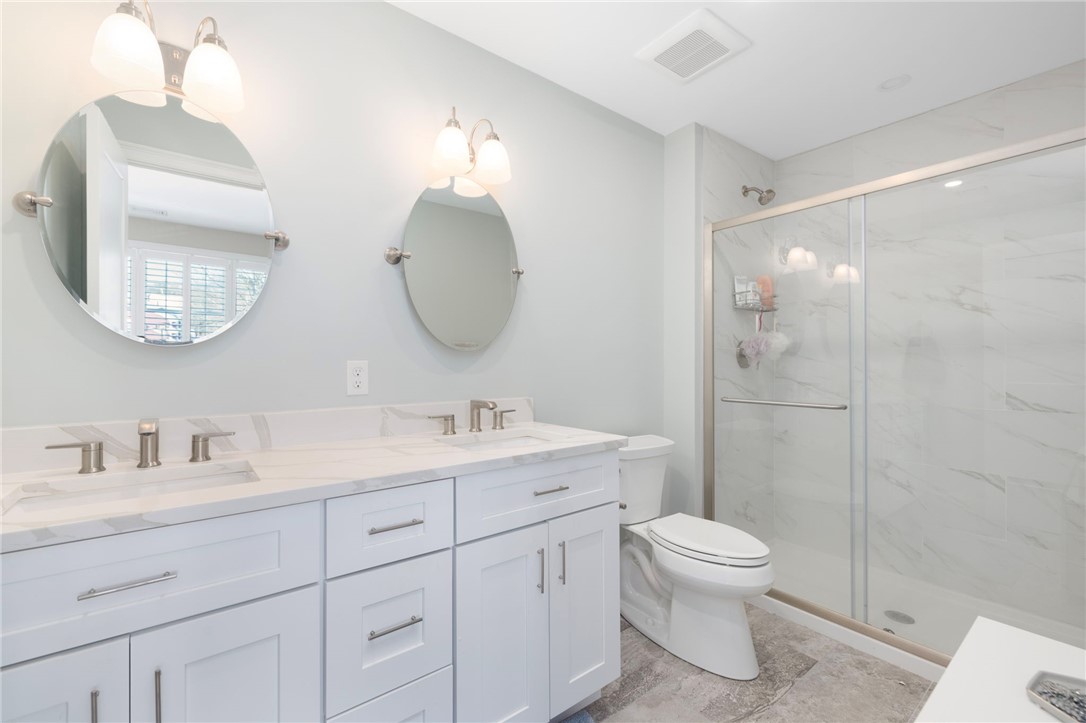 25 Franklin Road, Unit 12 East Greenwich, RI 02818 - Photo 24 of 33 Bedroom 2 full bathroom