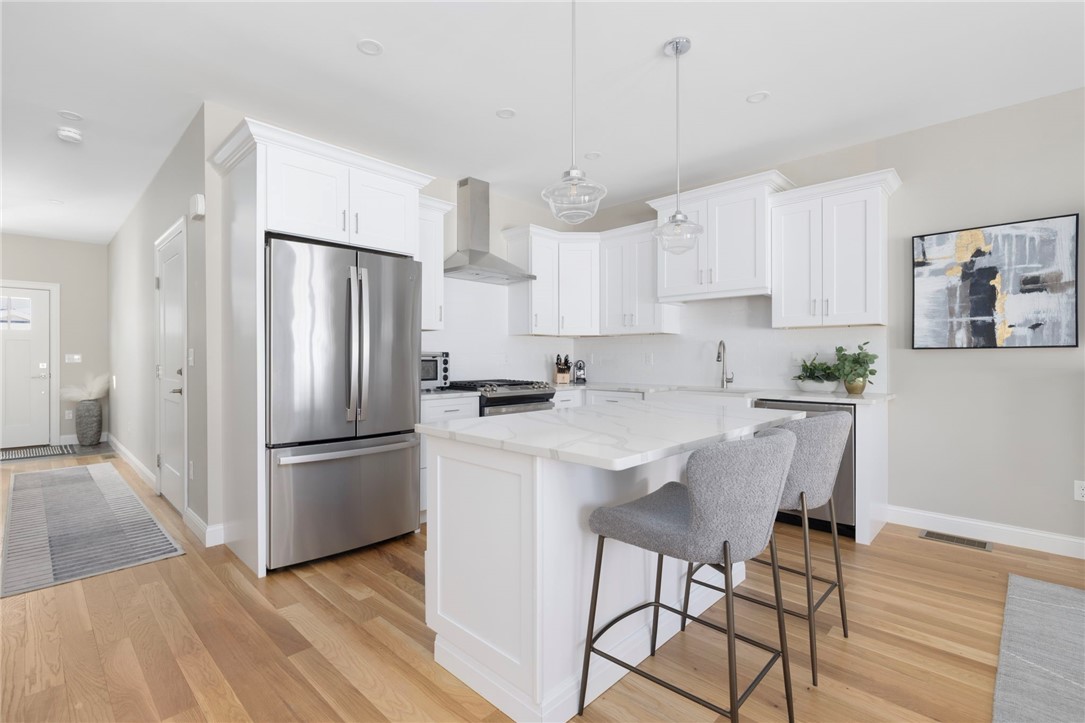 25 Franklin Road, Unit 12 East Greenwich, RI 02818 - Photo 4 of 33