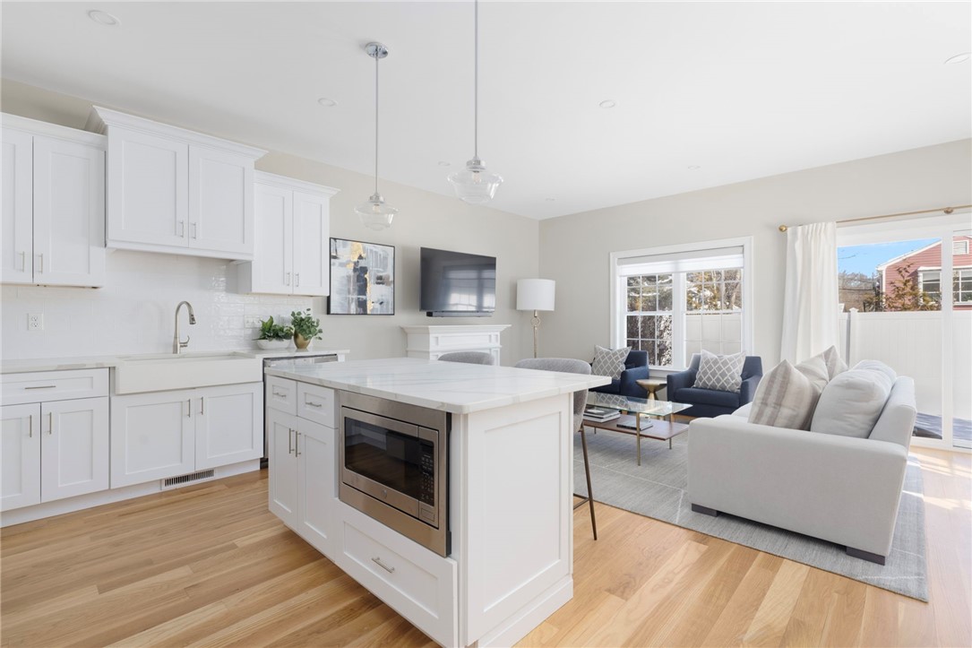 25 Franklin Road, Unit 12 East Greenwich, RI 02818 - Photo 5 of 33