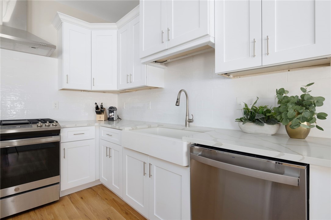 25 Franklin Road, Unit 12 East Greenwich, RI 02818 - Photo 6 of 33