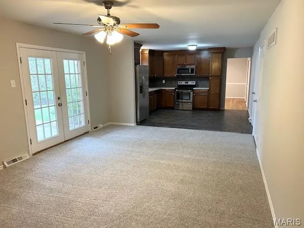 $2,200 | 724 Clarence Drive, St. Charles, MO 63301