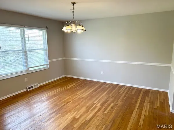 $2,200 | 724 Clarence Drive, St. Charles, MO 63301