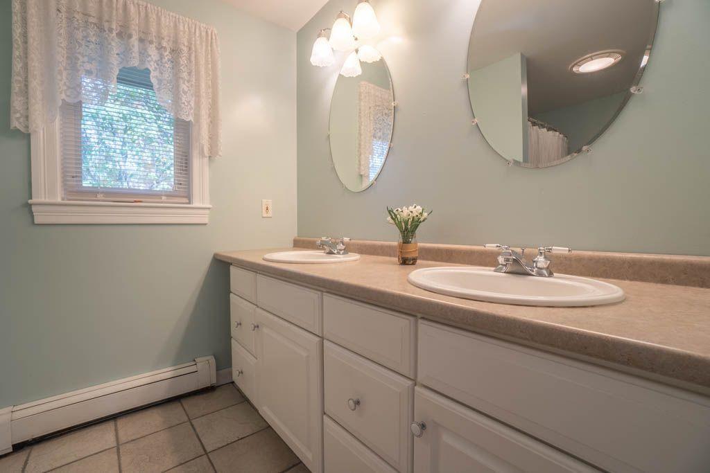 138 Middle Road Falmouth, ME 04105 - Photo 22 of 44 pic 28