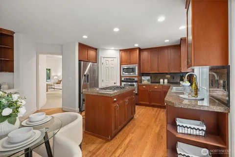 $1,725,000 | 1021 271st Avenue Southeast, Sammamish, WA 98075