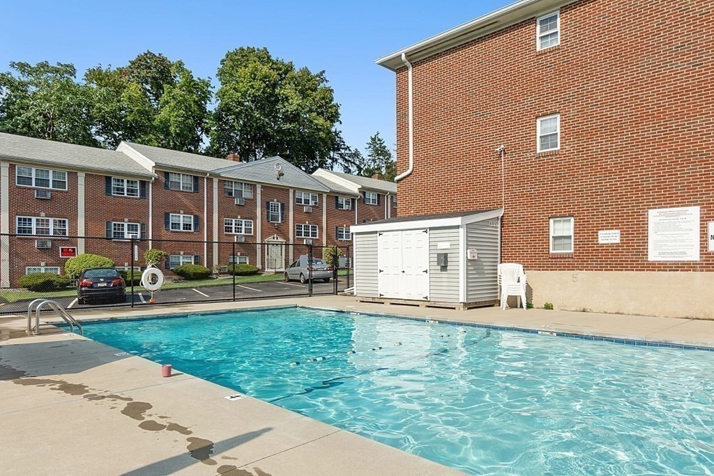 31 Arlington Road, Unit 12 Woburn, MA 01801 - Photo 12 of 17 Gallery Image 12