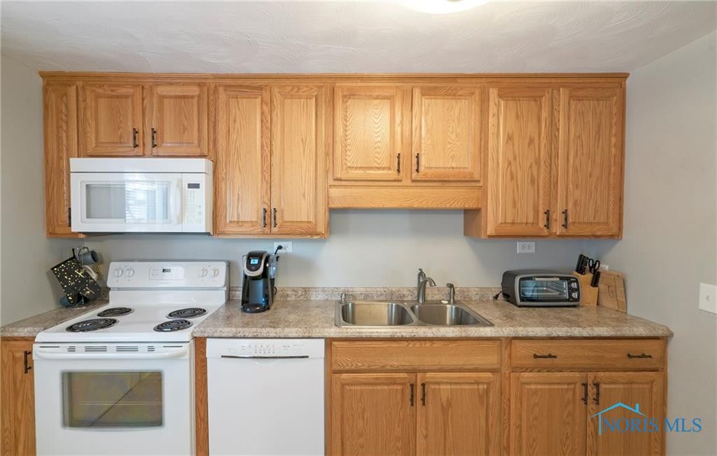 2423 Kenmoore Road Maumee, OH 43537 - Photo 19 of 33 Gallery Image 19