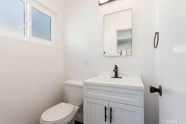 $3,200 | 930 North Stanley Avenue, Unit 4, West Hollywood, CA 90046