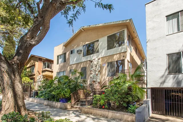 $3,200 | 930 North Stanley Avenue, Unit 4, West Hollywood, CA 90046