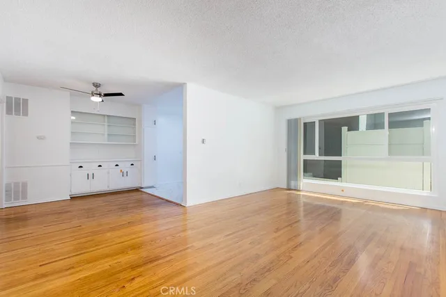 $3,200 | 930 North Stanley Avenue, Unit 4, West Hollywood, CA 90046