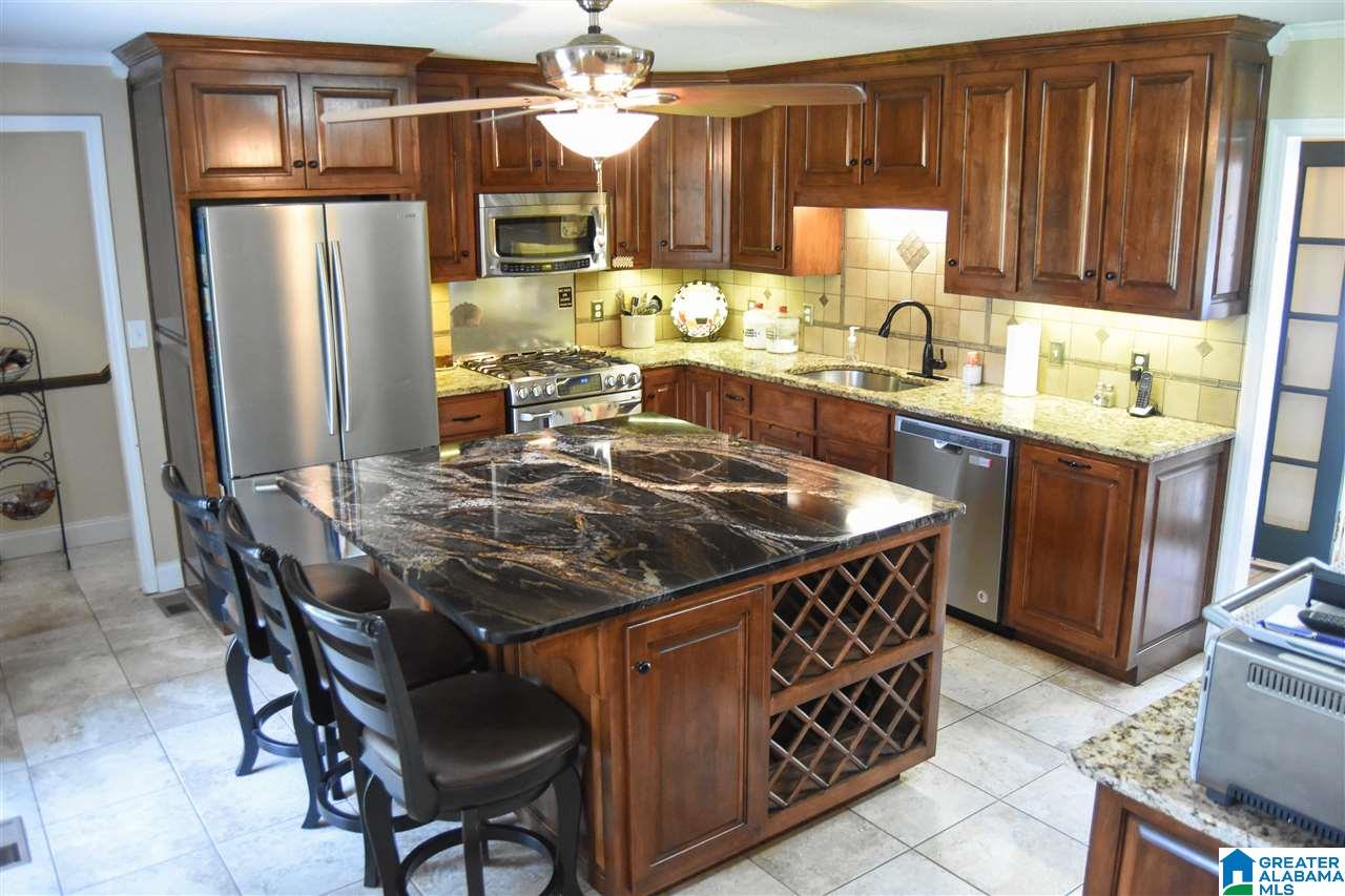 1216 Valleywood Road Oxford, AL 36203 - Photo 5 of 49