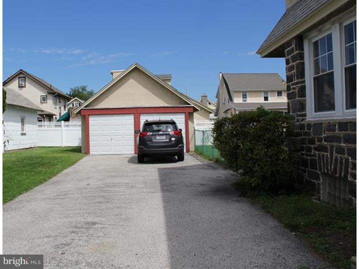 38 Princeton Road Havertown, PA 19083 - Photo 8 of 15 Driveway