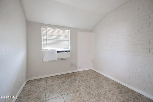 $1,095 | 864 East Chandler Boulevard, Unit 14, Chandler, AZ 85225